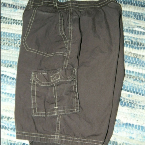 Brown Cargo Shorts Size 7 - Picture 2 of 3
